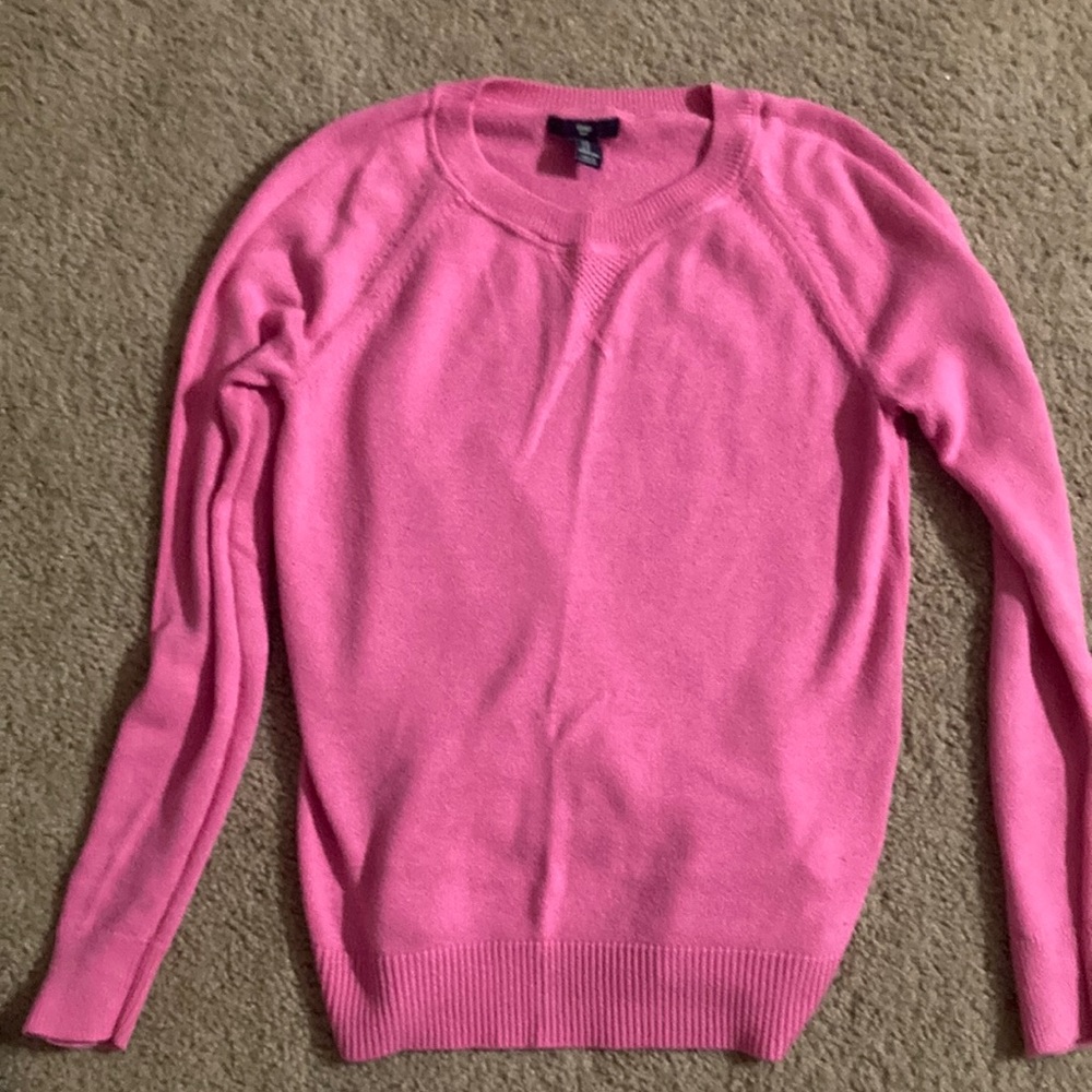 Gap sweater